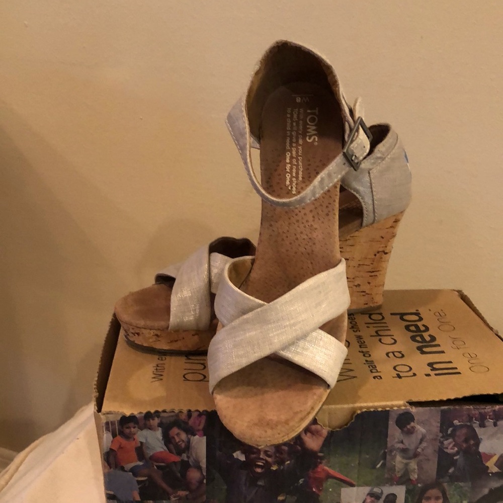 Toms silver wedges size 8